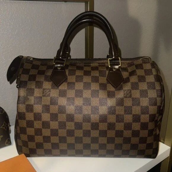Authentic Pre-Loved Louis Vuitton Speedy 30 - Picture 4 of 15